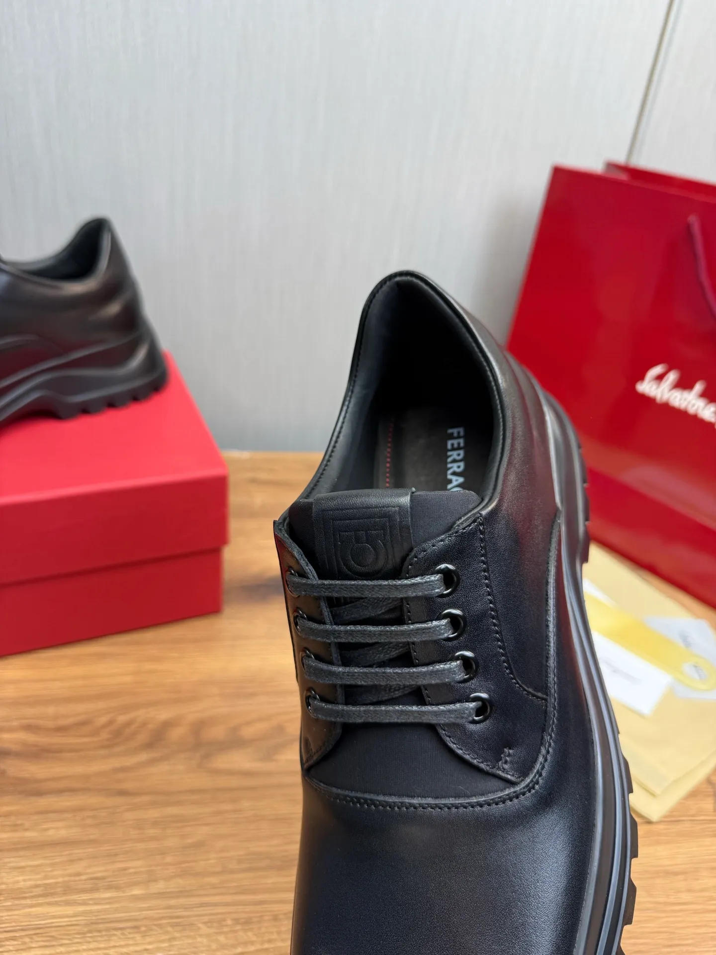 Men's shoes 💰880💰 Ferragamo. [Ferragamo] Men's Loaf leather shoes, the latest hot style, 1:1 original purchase quality, top quality, imported open-edge beaded cowhide leather on the upper, hand-made three-dimensional stitching highlights the round toe design, the inner feet are made of imported cowhide, with original wear-resistant rubber outsole, matching code 39-44, (38, 45 custom-made, non-refundable)